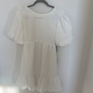 LULUS White dress with puffer sleeves, backless with a tie.